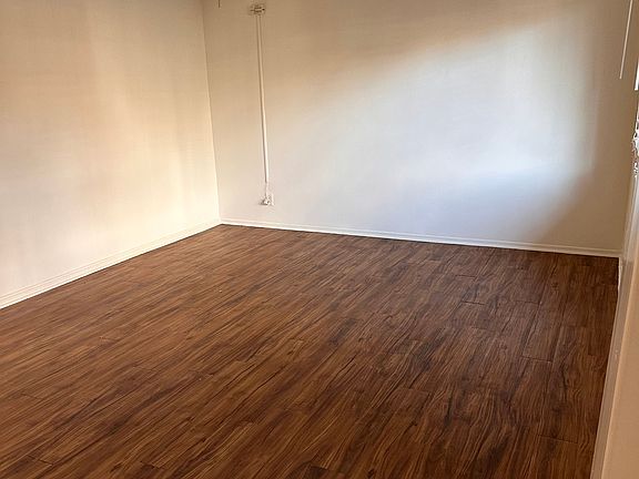 4th image of 1336 E Hellman St #1A