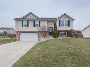 5 Oakbrooke, Troy, IL 62294