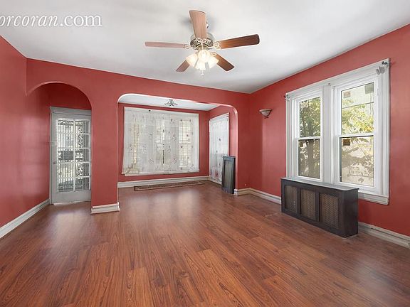5th image of 104 Sterling St