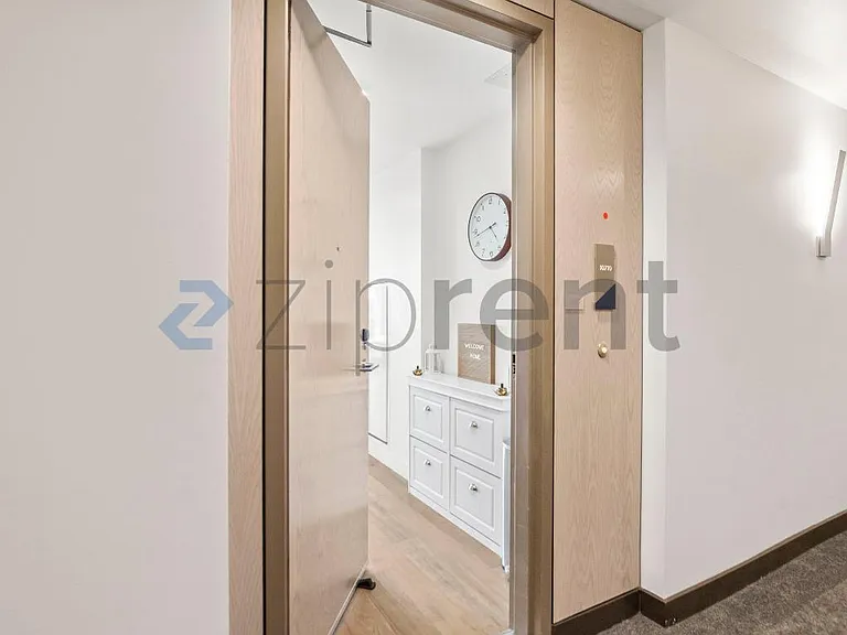 188 W Saint James St #10710 — Photo 3