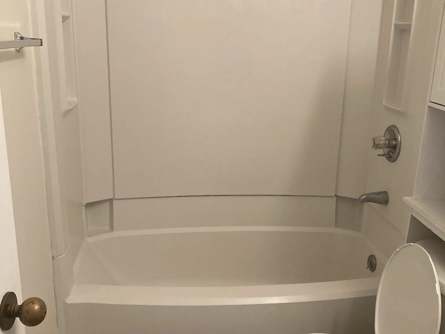 2 bed, 1050 sqft, $1,700 — Photo 2