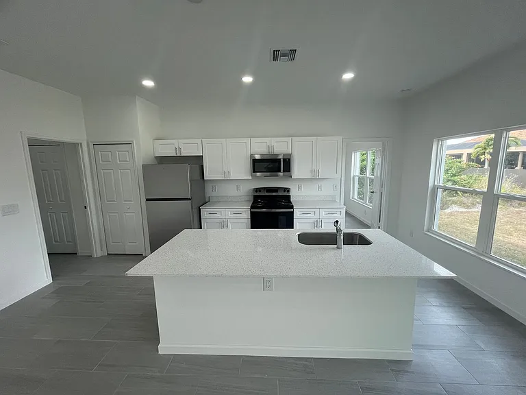 751 Crystal Ave S — Photo 11