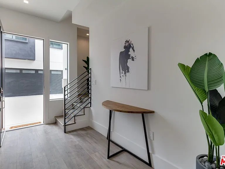 4830 1/2 W Pickford St — Photo 7