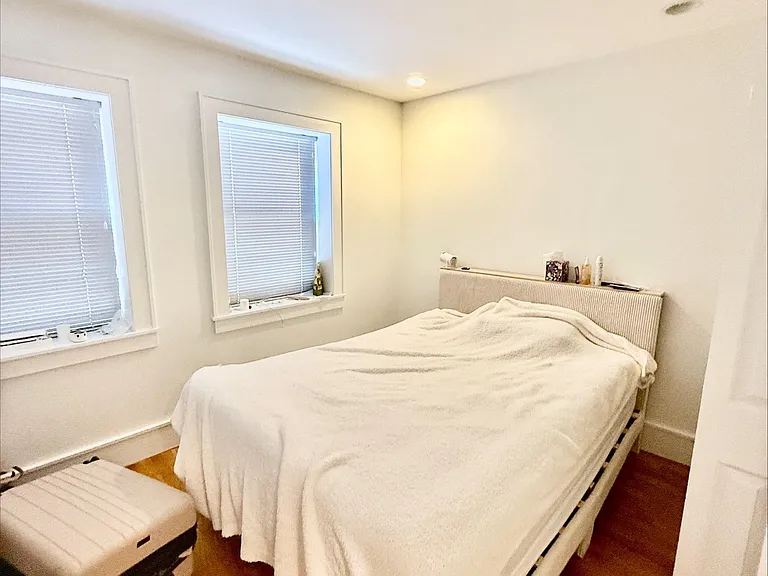 11 Thacher Ct #1 — Photo 8