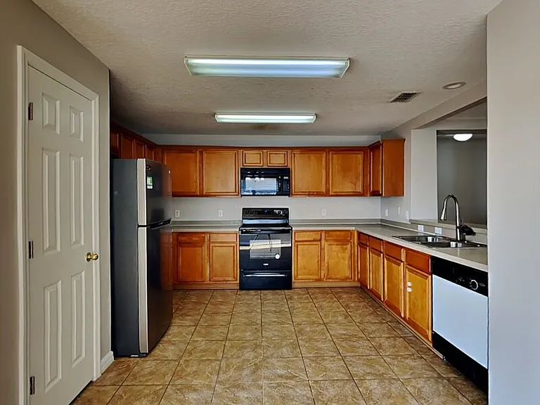 1388 N Platte Ct — Photo 5