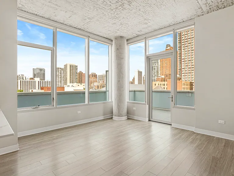 808 N Wells St #1/1 — Photo 4
