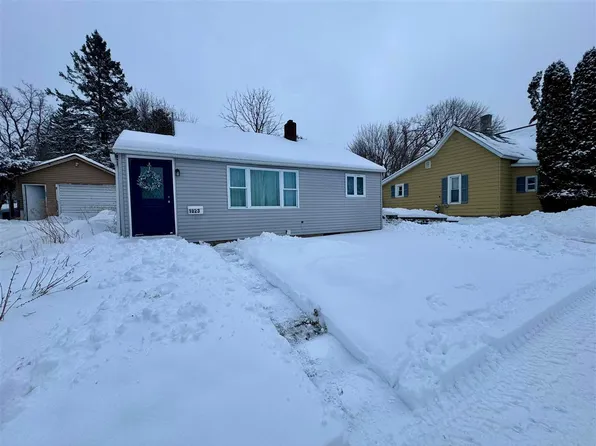 1023 Emmet St, Petoskey, MI 49770