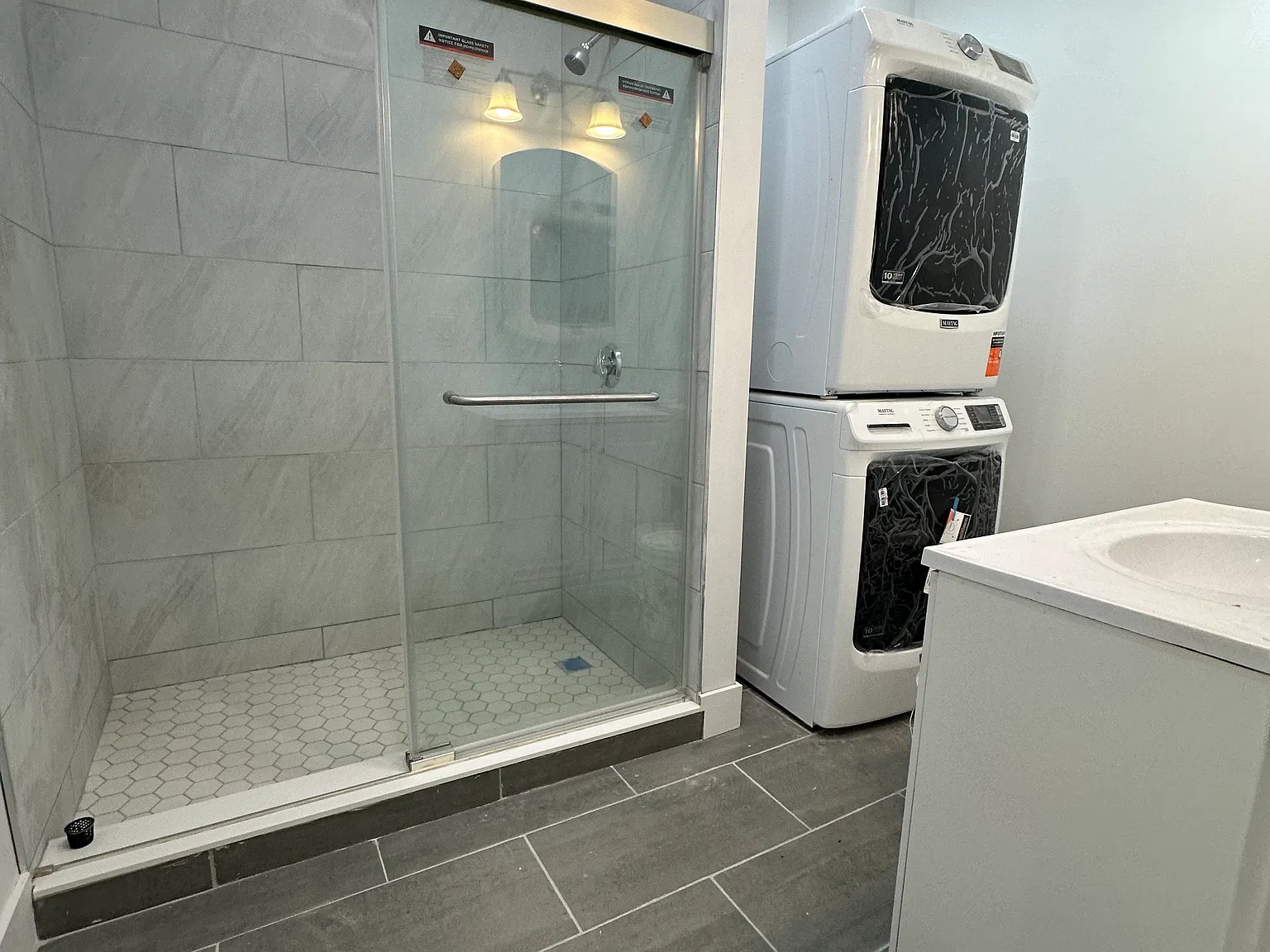 1 bed, $2,300 — Photo 4