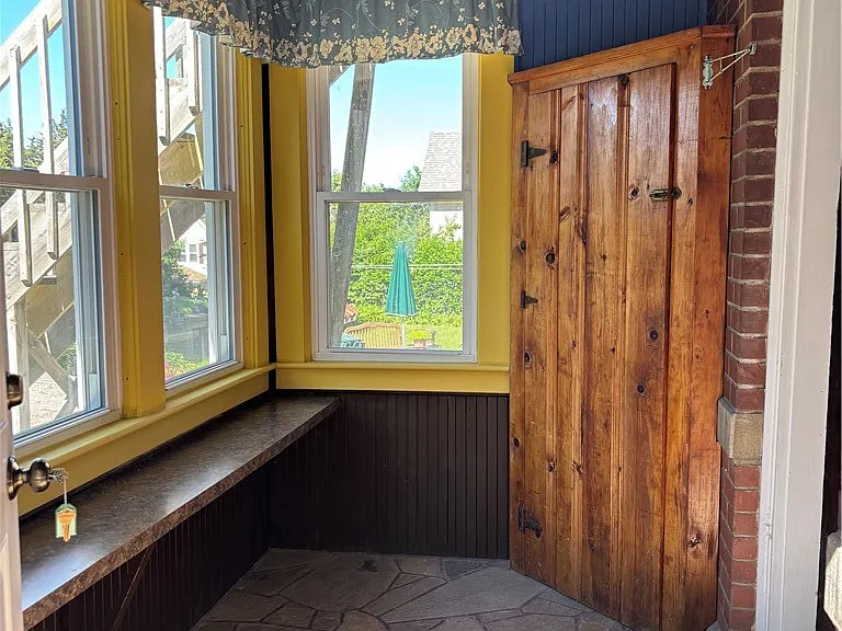 35 Oak St #1 — Photo 10