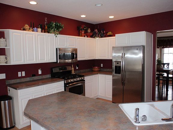 Large Gourmet Kitchen