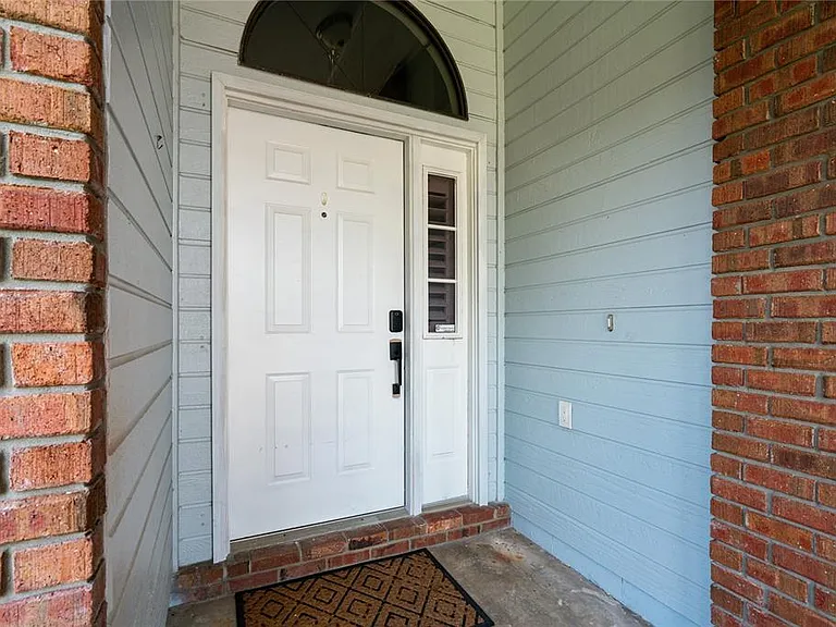 1463 E Brookshire Ct — Photo 3