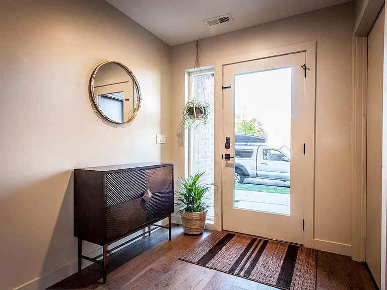 Half bath, 2nd level