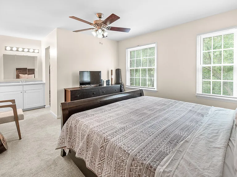 7121 Bradshaw Ct E — Photo 16