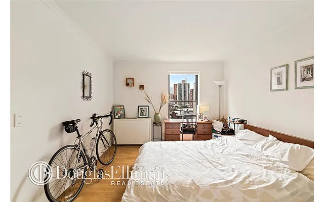 Rented by Douglas Elliman | media 14