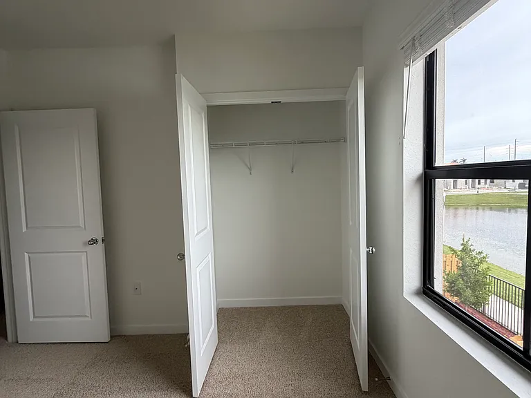 1432 NE 4th Ave — Photo 8