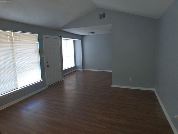 2nd image of 15914 Willbriar Ln