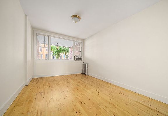 4th image of 98 15th St APT 1