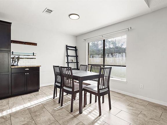 5th image of 441 S NETHERWOOD CRESCENT #206