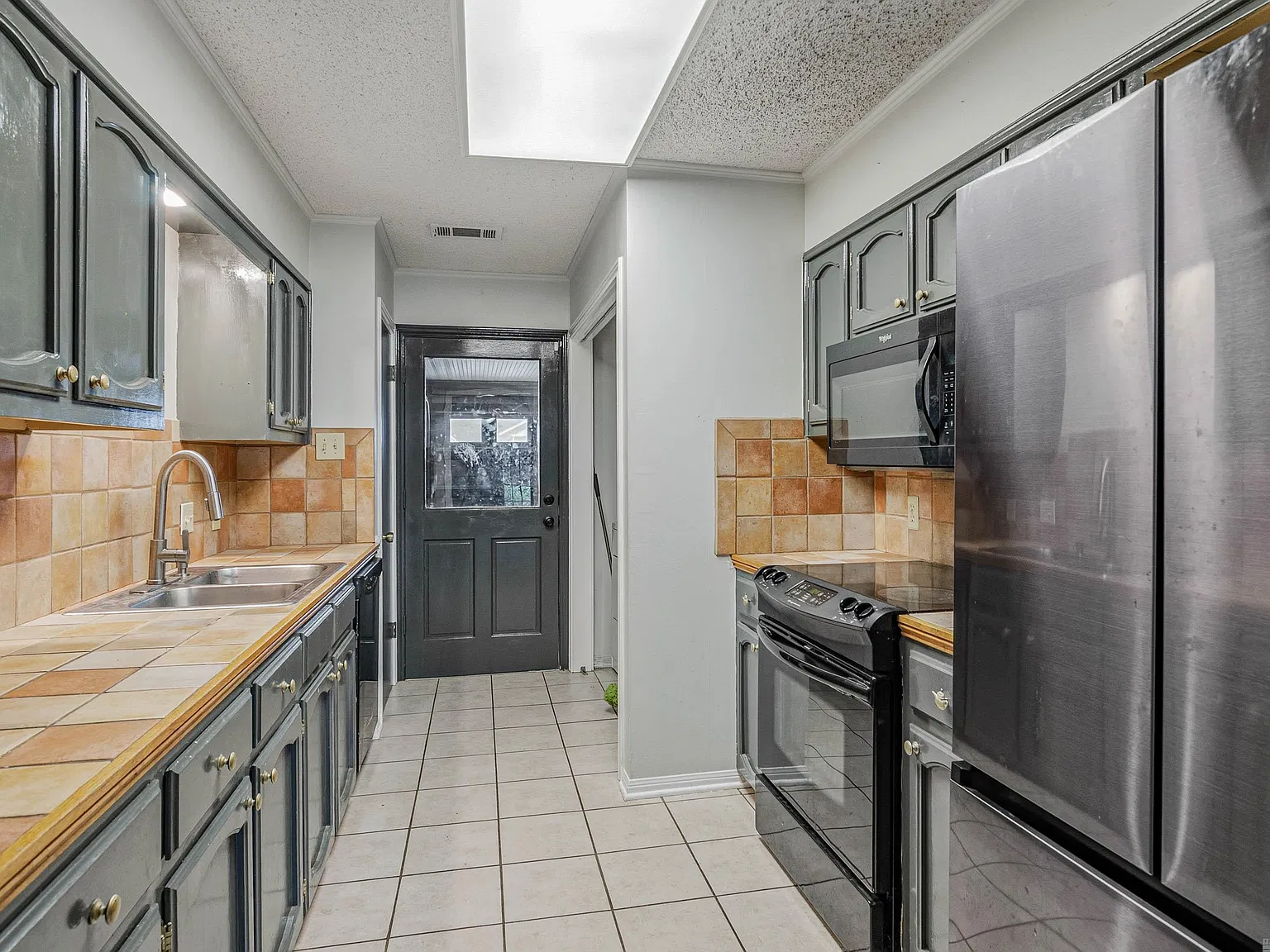3 bed, 1650 sqft, $2,000 — Photo 4