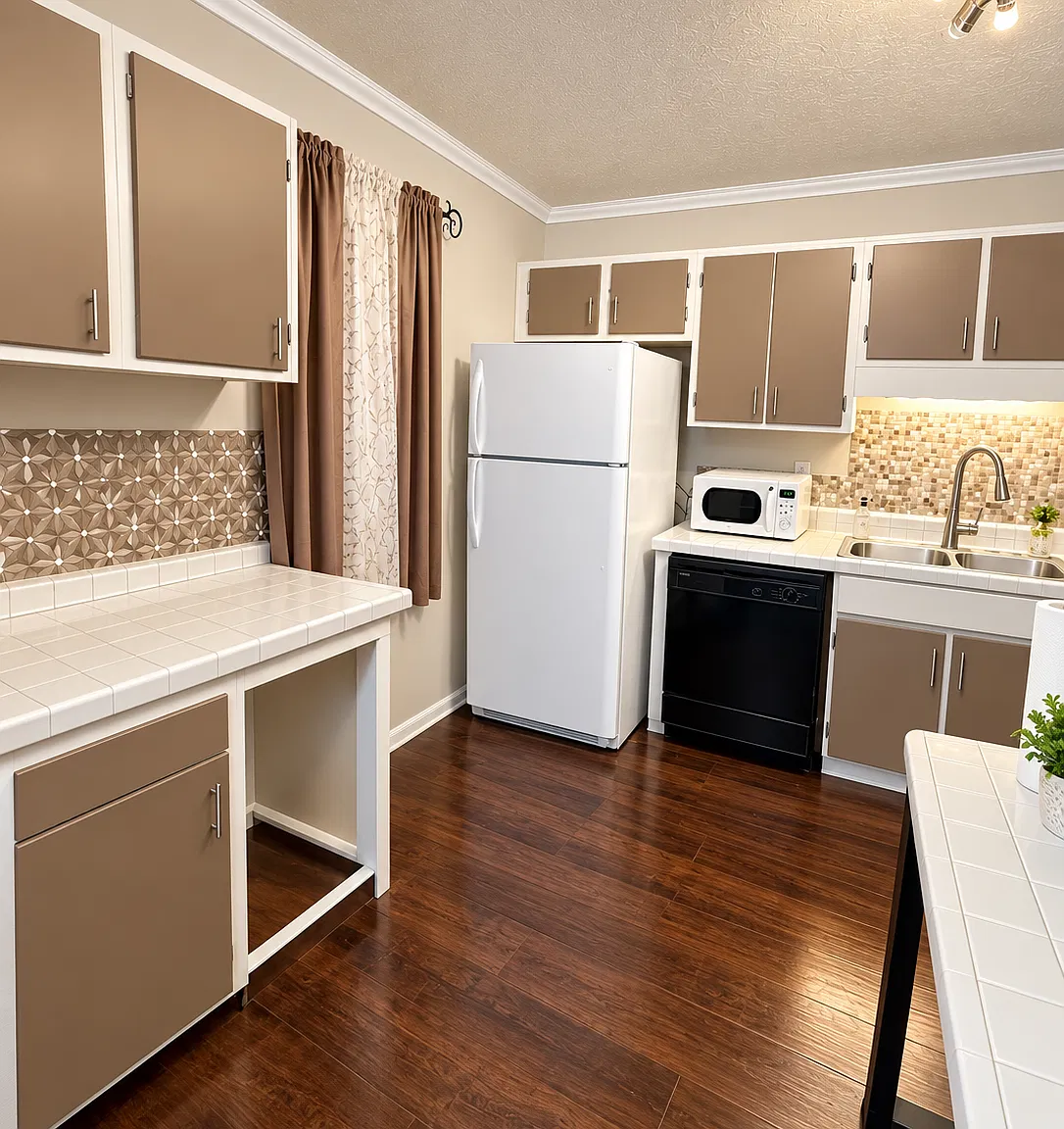 2 bed, 1200 sqft, $2,100 — Photo 2