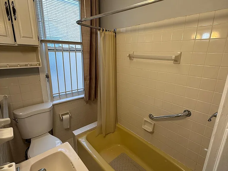 3319 N Sydenham St — Photo 18