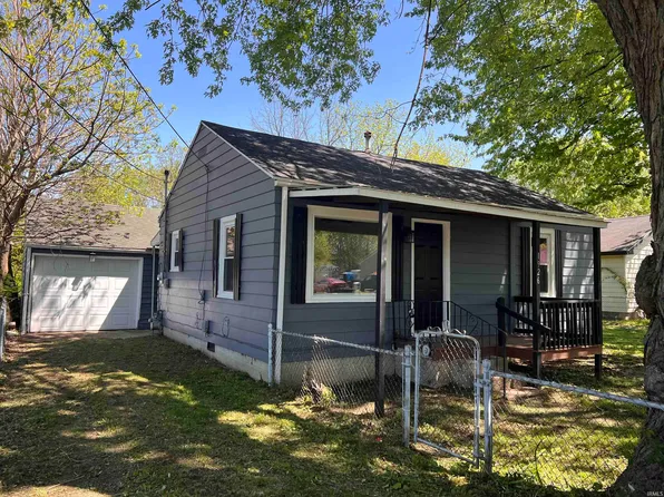 1926 E 17th St, Muncie, IN 47302