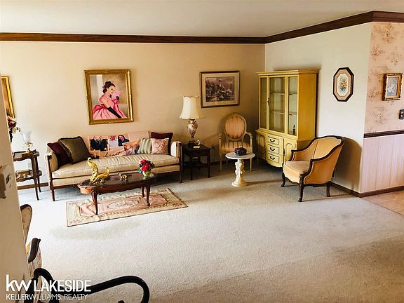 5th image of 728 Country Club Dr