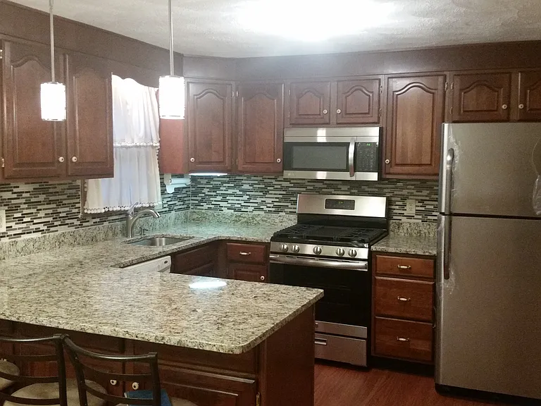 720 Wellman Ave — Photo 1