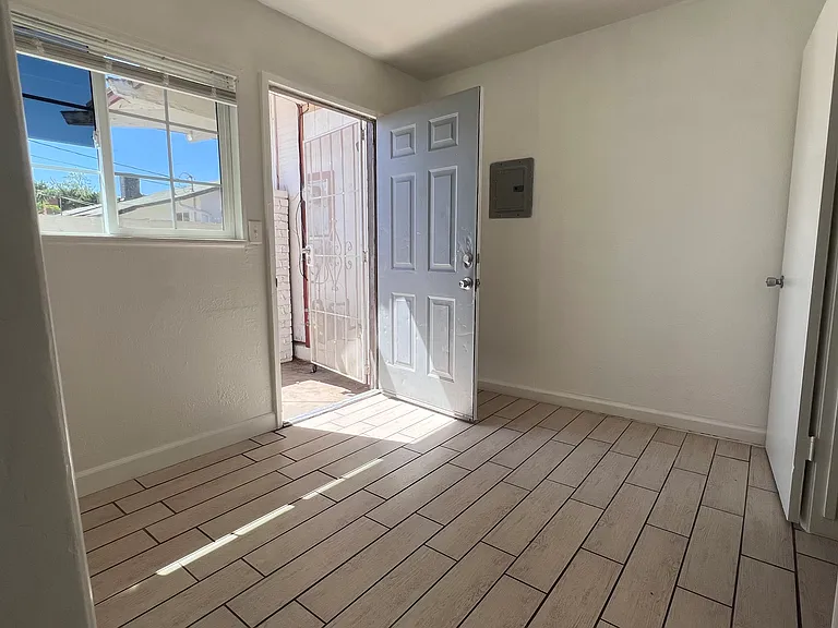 456 B St #15B — Photo 3