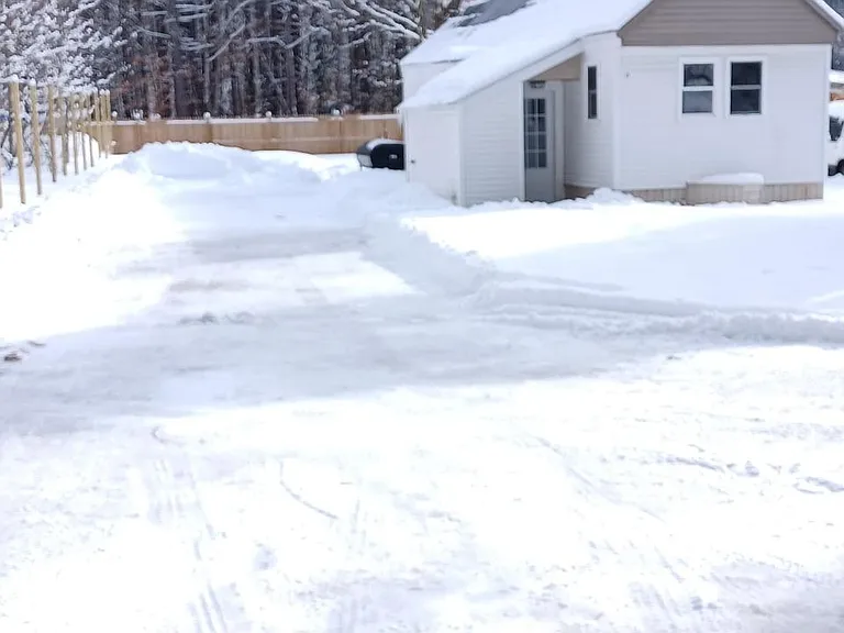 17 Power Line Rd — Photo 4