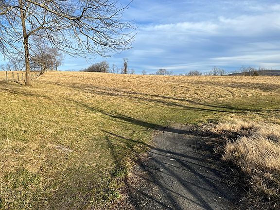 2nd image of Sun Ray Ln