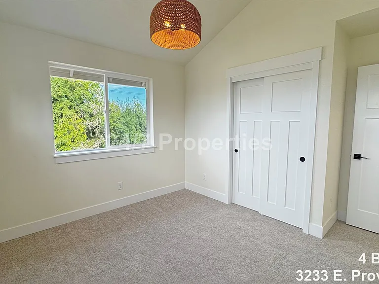 3233 E Province Ct — Photo 15
