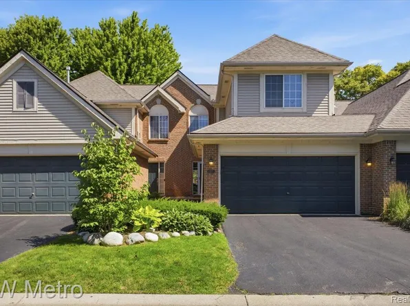 517 Macwilliams Ln, Royal Oak, MI 48067
