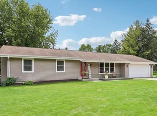 3133 Glacier Dr, Hubertus, WI 53033