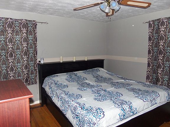 #1 Bedroom (large)