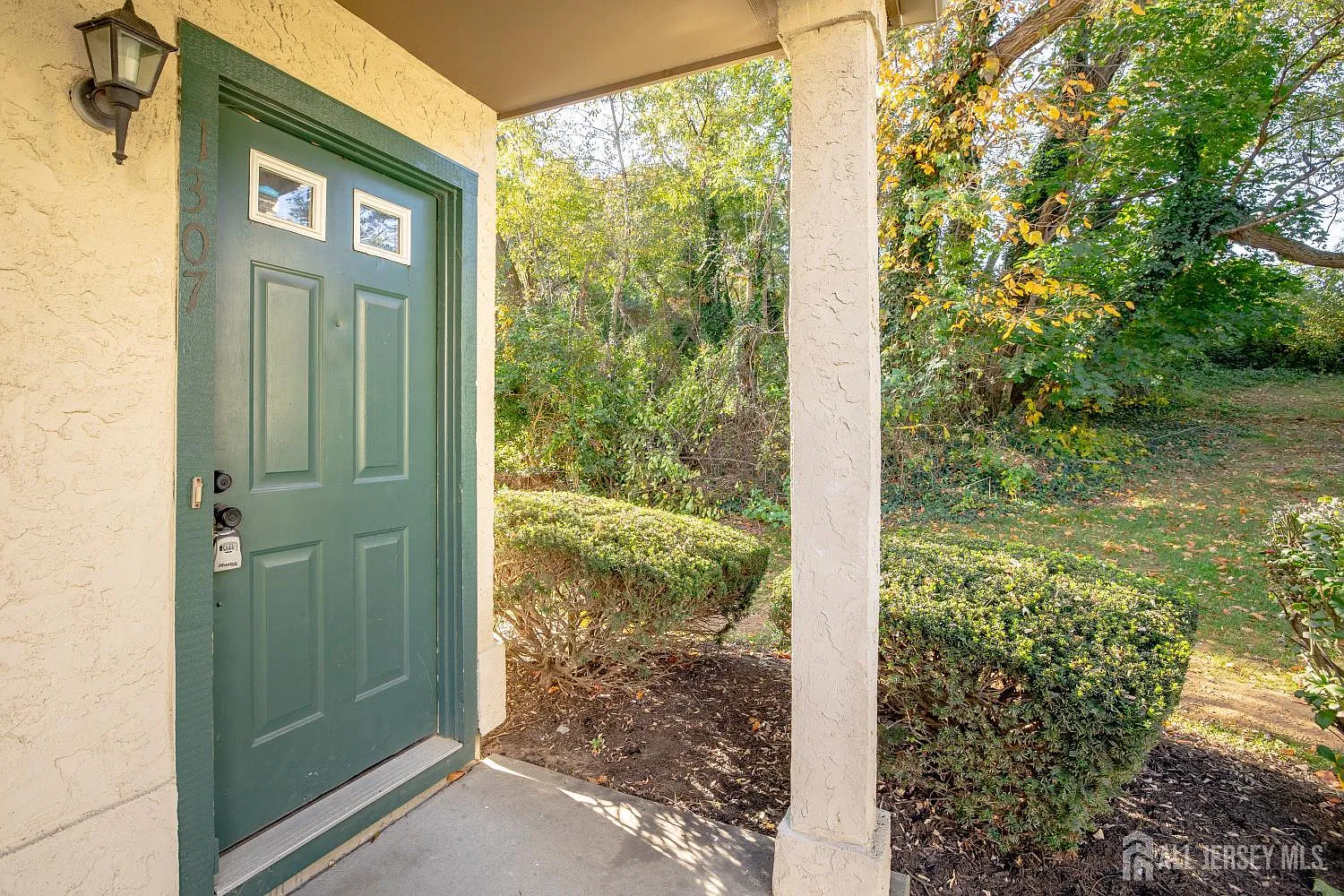 2 bed, 1.0 bath, 1126 sqft, $2,650 — Photo 2