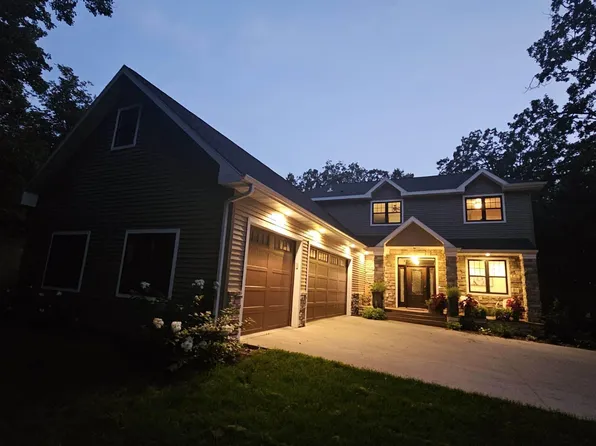 1421 Maplewood Ln, Detroit Lakes, MN 56501