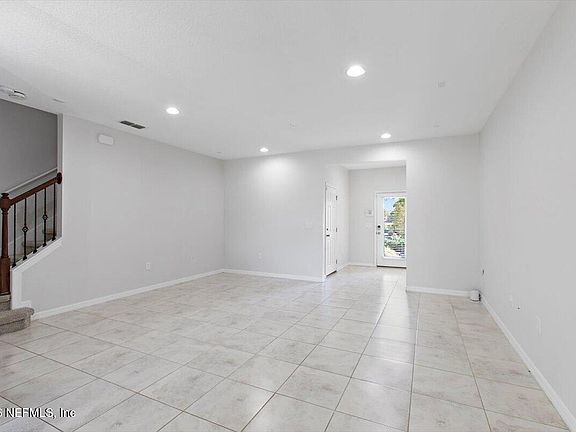 3rd image of 13960 BERRYVIEW Road