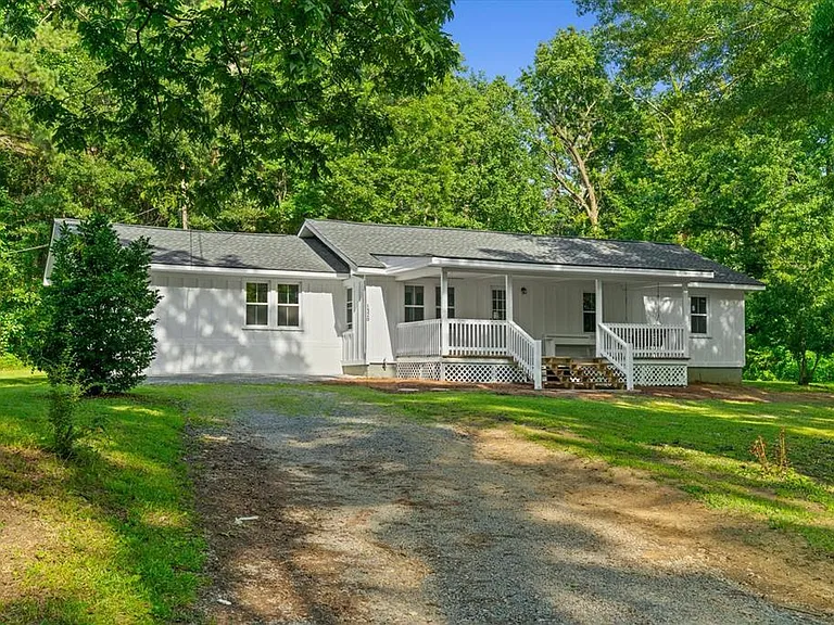 1320 Coker Dr — Photo 1