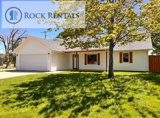 1611 W 17th Ave, Hutchinson, KS 67501