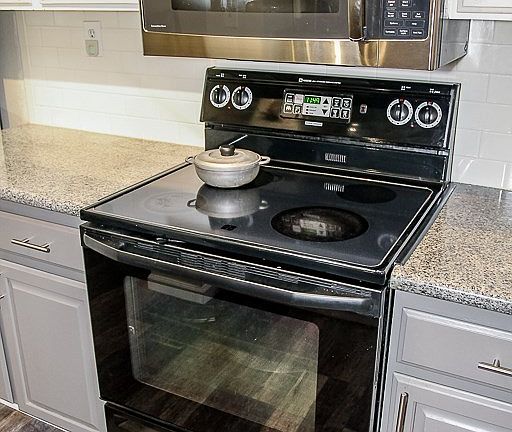 5th image of 821 E Bourbon St Unit A-5