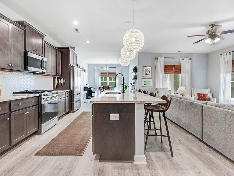 107 Villa Grey Ct — Photo 18