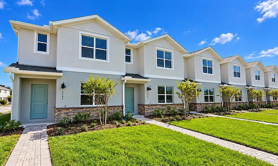 2243 Rita Ln