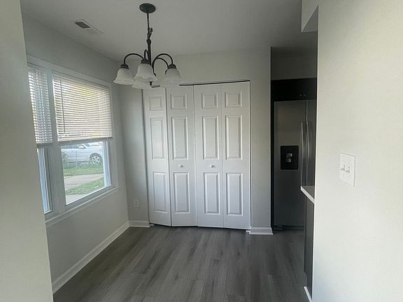 3rd image of 3931 Kiwanis Loop