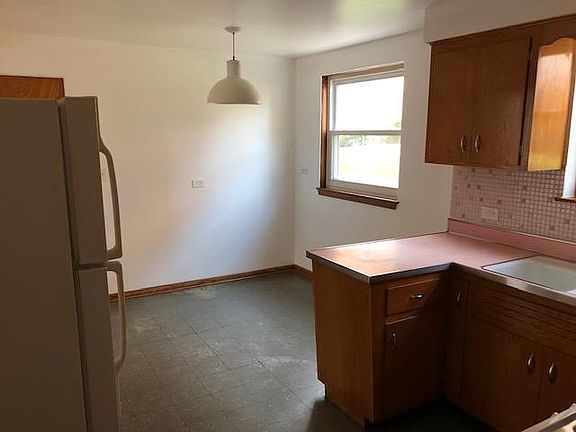 4th image of 7236 W Altgeld St