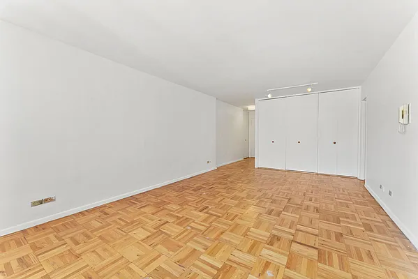 Sold by Compass | media 6