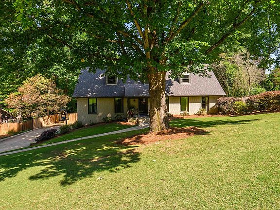 2nd image of 2364 Garland Dr