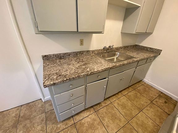 4th image of 4348 E Fairfax Ave #4348