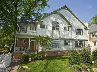 5524 1/2 Macarthur Blvd NW, Washington, DC 20016