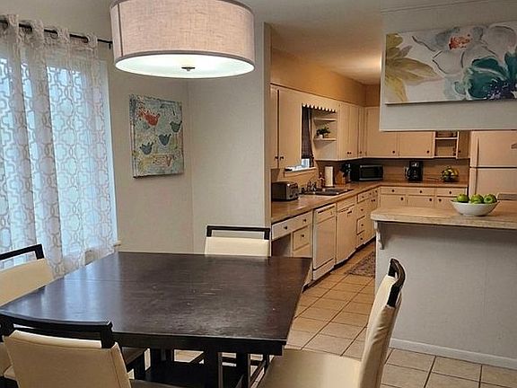 5th image of 137 Orchard Dr